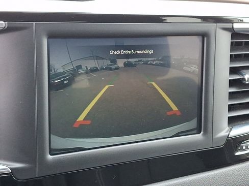 Used 2024 Chrysler Voyager LX image 18