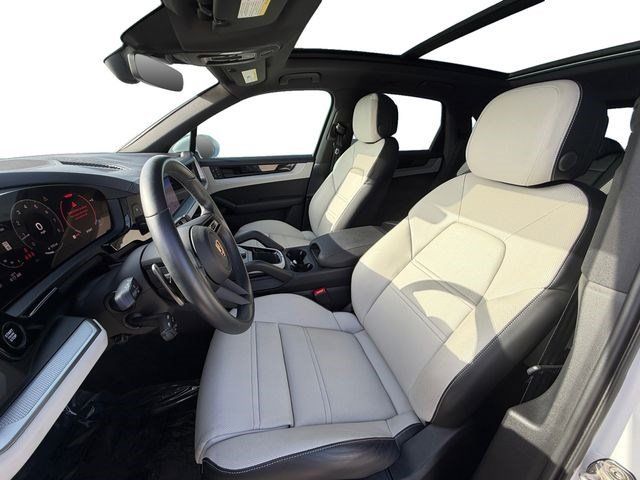 Used 2024 Porsche Cayenne S AWD/4WD image 10
