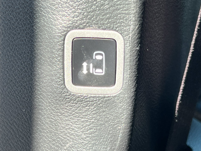 Used 2023 Chrysler Pacifica Limited w/ Uconnect Theater Family Group AWD/4WD image 42