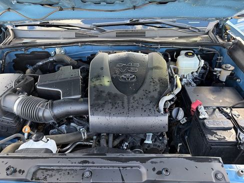 Used 2019 Toyota Tacoma TRD Off-Road image 24