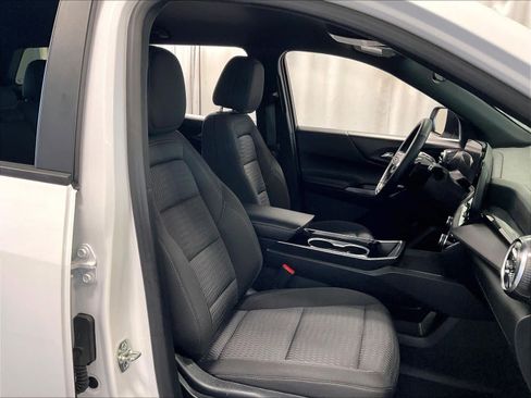 Used 2025 Chevrolet Equinox LT image 11