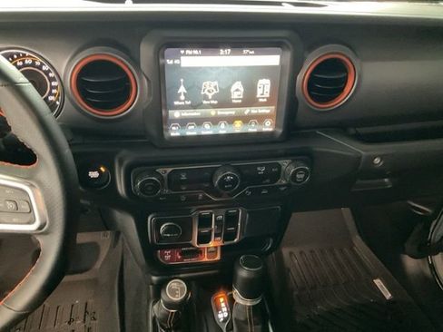 Used 2023 Jeep Gladiator Mojave w/ Safety Group image 13