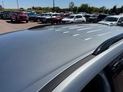 Used 2025 Chevrolet Traverse Z71 AWD/4WD image 35