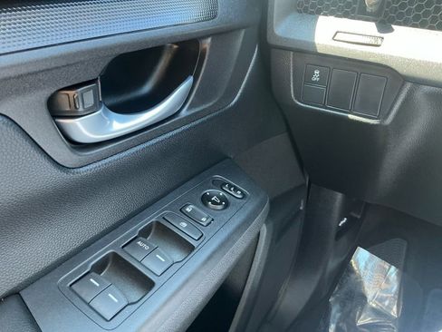 Used 2025 Honda CR-V LX image 21