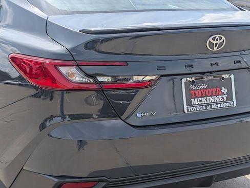 Used 2025 Toyota Camry SE image 8