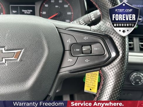 Used 2024 Chevrolet Trax RS FWD image 21