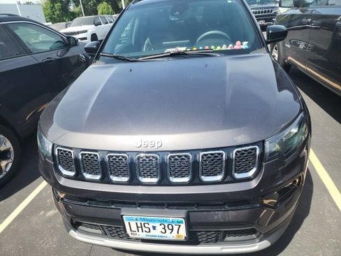 Used 2024 Jeep Compass Limited AWD/4WD image 2
