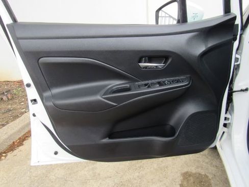 Used 2024 Nissan Versa SV image 11