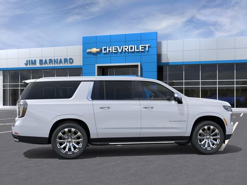 New 2026 Chevrolet Suburban Premier AWD/4WD image 5