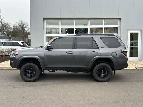 Used 2019 Toyota 4Runner SR5 Premium image 2