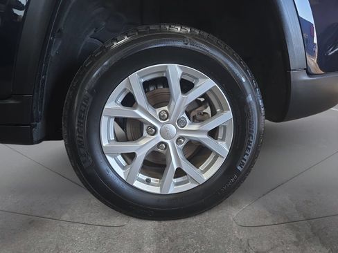 Certified 2023 Jeep Grand Cherokee Limited AWD/4WD image 31