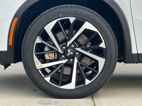 Used 2024 Mitsubishi Outlander SE image 27