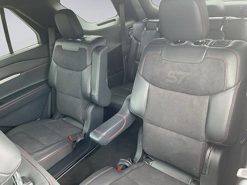 Used 2025 Ford Explorer ST AWD/4WD image 12