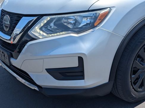 Used 2019 Nissan Rogue S FWD image 11