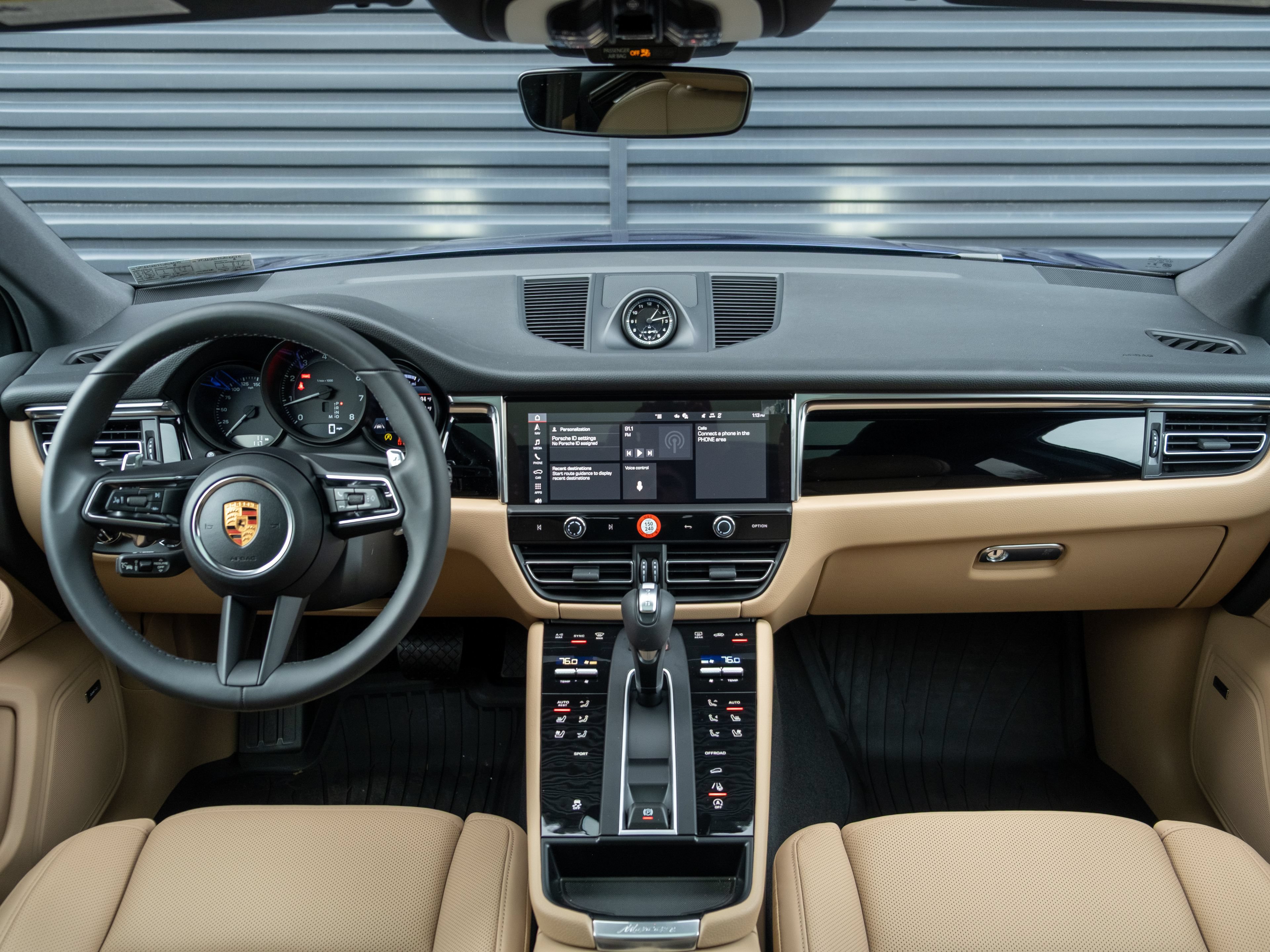 Certified 2026 Porsche Macan AWD/4WD image 6
