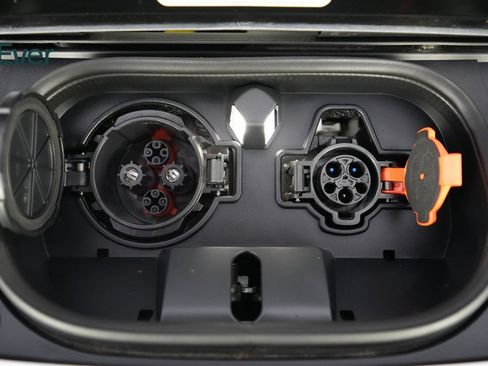 Used 2023 Nissan Leaf SV Plus image 23