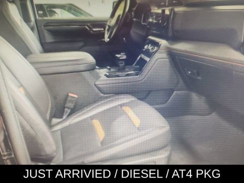 Used 2024 GMC Sierra 1500 AT4 w/ Technology Package AWD/4WD image 6