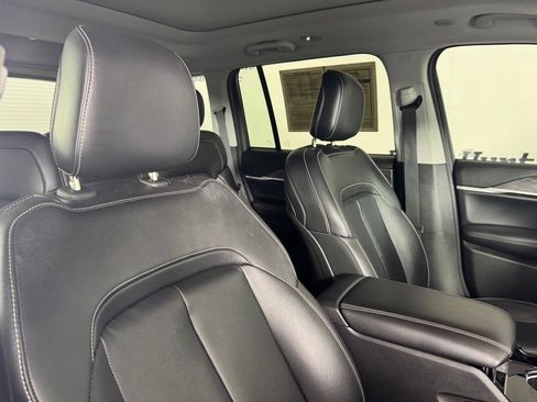 Used 2022 Jeep Grand Cherokee Limited AWD/4WD image 37
