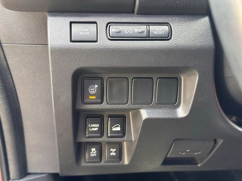 Used 2022 Nissan Frontier PRO-4X w/ Technology Package image 22