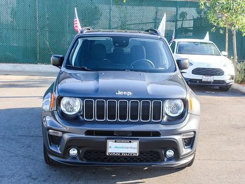 Used 2022 Jeep Renegade Latitude AWD/4WD image 2