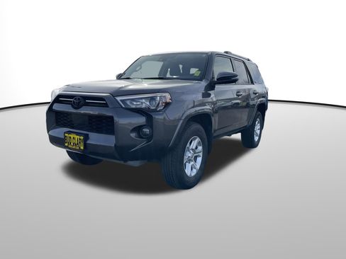 Used 2023 Toyota 4Runner SR5 Premium w/ Moonroof Package image 8