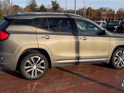 Used 2018 GMC Terrain Denali w/ Driver Alert Package II image 2