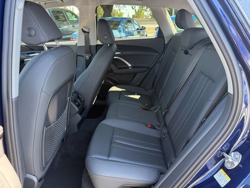 Used 2025 Audi Q5 Premium w/ Convenience Package AWD/4WD image 22