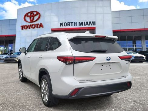 Used 2022 Toyota Highlander Limited image 3