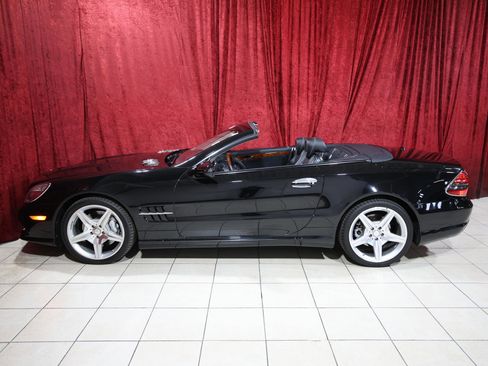 Used 2011 Mercedes-Benz SL 550 w/ Premium I Pkg image 4