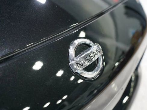 Used 2014 Nissan 370Z Touring w/ Sport Package RWD image 4