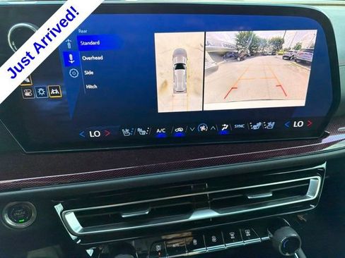 Used 2024 Chevrolet Traverse RS FWD image 14