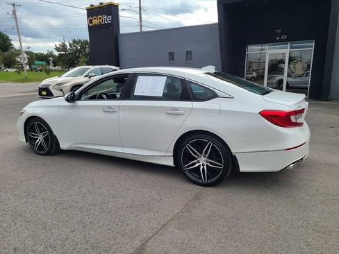 Used 2022 Honda Accord Touring image 11