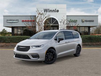New 2026 Chrysler Pacifica Limited w/ S Appearance Package