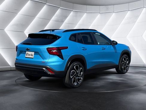 Certified 2026 Chevrolet Trax RS w/ Sunroof Package FWD image 5