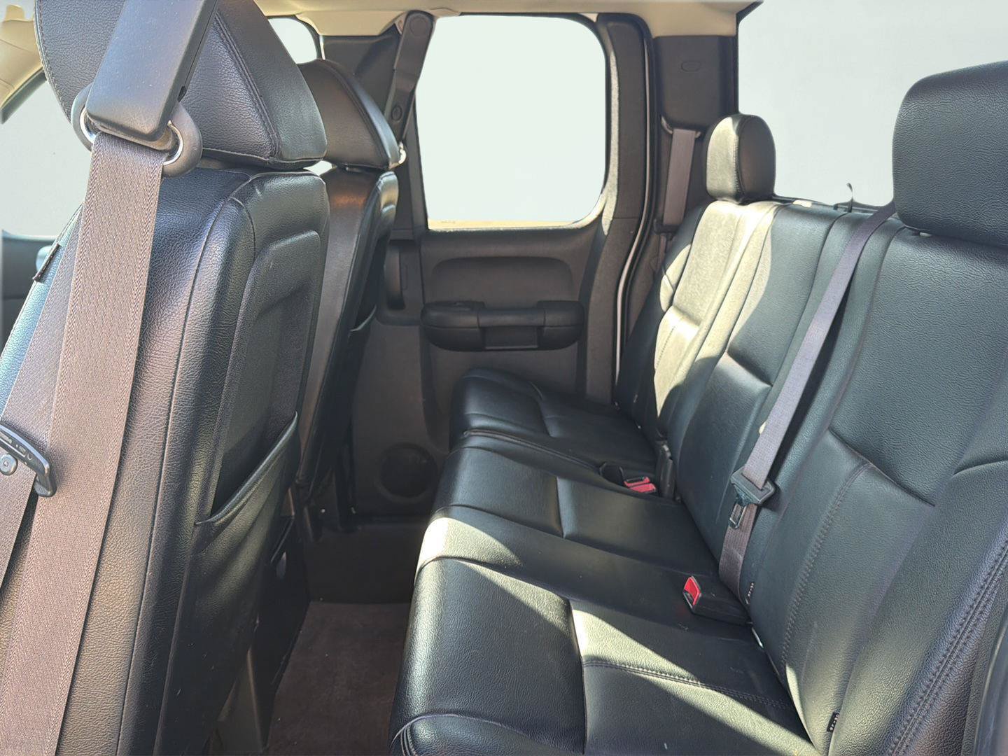 Used 2011 Chevrolet Silverado 2500 LT AWD/4WD image 3