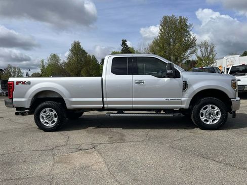 Used 2019 Ford F250 XLT w/ XLT Premium Package AWD/4WD image 5
