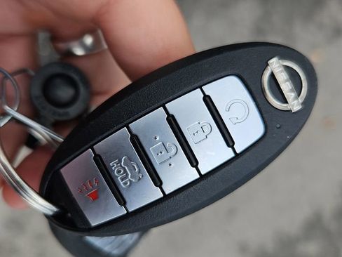 Used 2024 Nissan Altima 2.5 SR FWD image 35