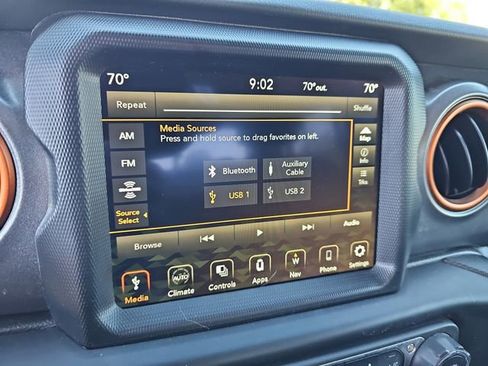 Used 2022 Jeep Gladiator Mojave w/ LED Lighting Group AWD/4WD image 17