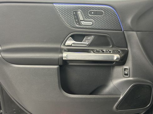 Used 2024 Mercedes-Benz GLB 250 image 11