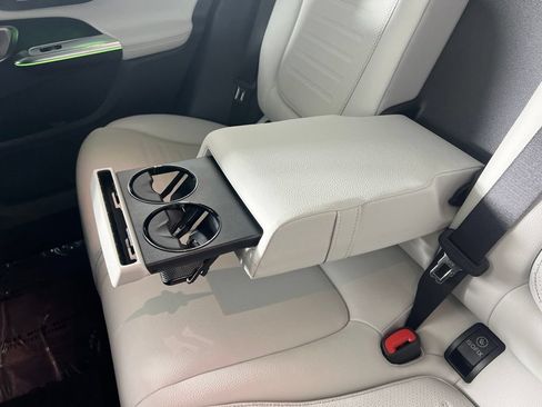 Certified 2026 Mercedes-Benz GLC 300 4MATIC image 32