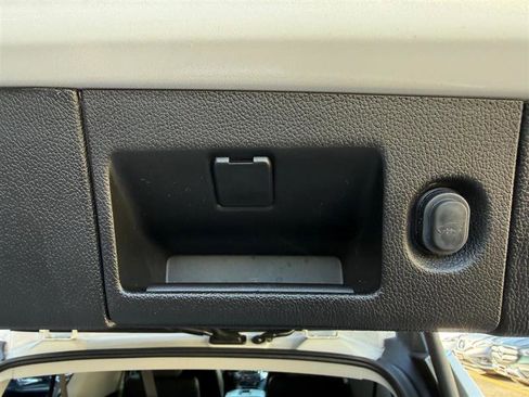 Used 2019 Chevrolet Suburban LT image 53