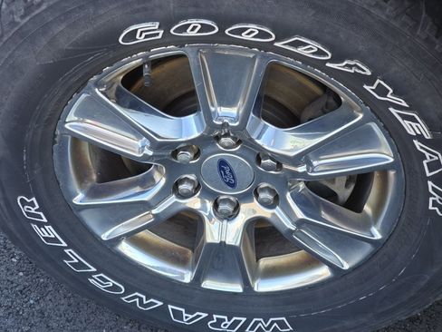 Used 2015 Ford F150 Lariat w/ Equipment Group 502A Luxury image 30