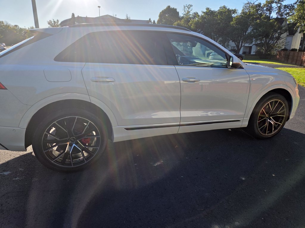 Used 2023 Audi Q8 Premium Plus AWD/4WD image 3