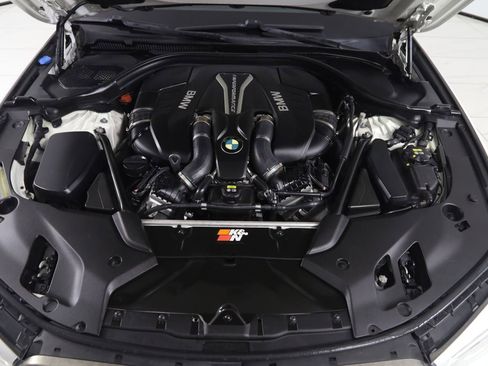 Used 2018 BMW M550i xDrive AWD/4WD image 53