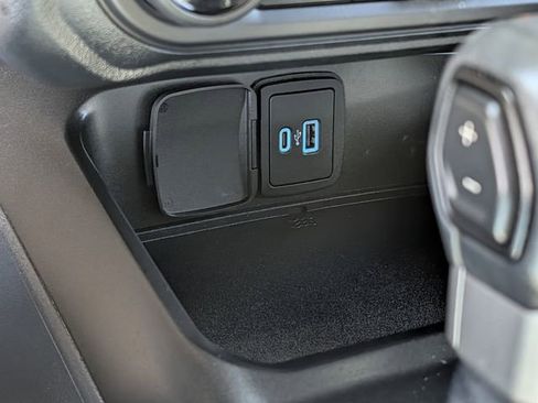 Used 2023 Ford Bronco Black Diamond image 18