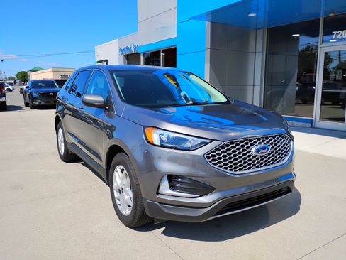 Used 2023 Ford Edge SEL AWD/4WD image 3