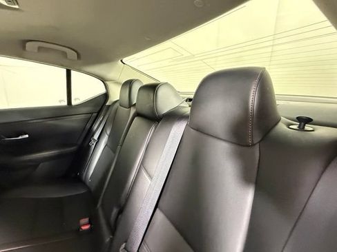 Used 2024 Nissan Sentra SR w/ SR Premium Package FWD image 24