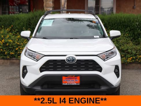 Used 2020 Toyota RAV4 XLE w/ XLE Grade Weather Package AWD/4WD image 3