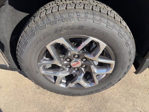 New 2026 GMC Sierra 1500 SLT w/ SLT Premium Plus Package image 10