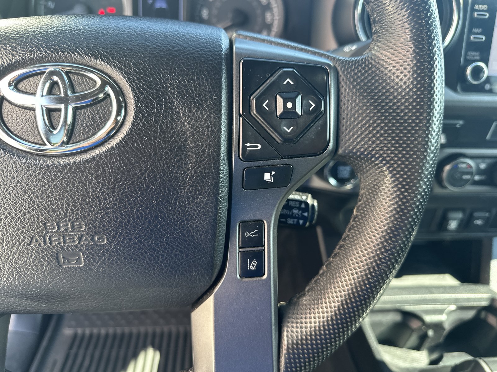 Used 2021 Toyota Tacoma TRD Sport AWD/4WD image 12